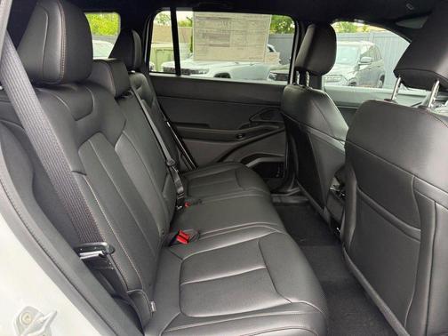 Bright White Clearcoat 2026 Jeep Cherokee Limited