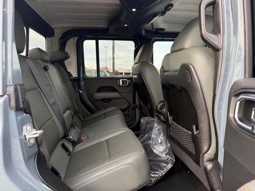 2026 Jeep Gladiator Mojave 4x4