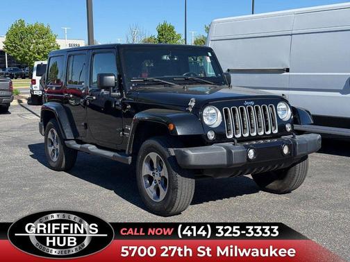 Black Clearcoat 2016 Jeep Wrangler Unlimited Sahara