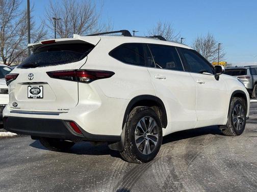 2024 Toyota Highlander XLE
