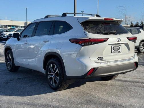 2024 Toyota Highlander XLE