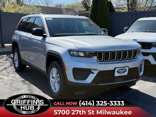 Silver Zynith 2026 Jeep Grand Cherokee Altitude