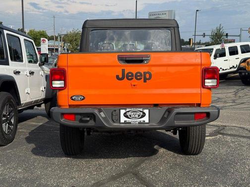 2025 Jeep Gladiator Sport
