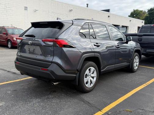 2020 Toyota RAV4 LE
