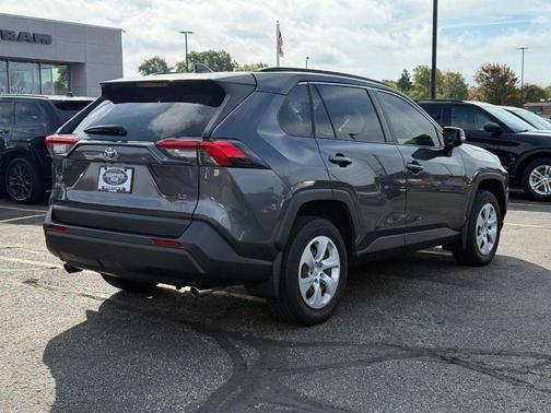 2020 Toyota RAV4 LE