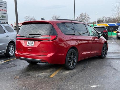 2025 Chrysler Pacifica Limited