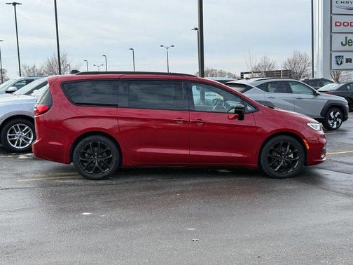 2025 Chrysler Pacifica Limited