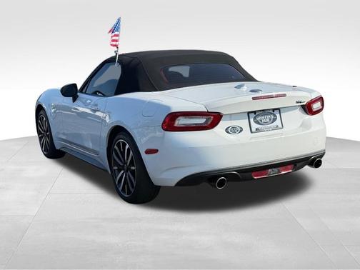 2020 FIAT 124 Spider Base