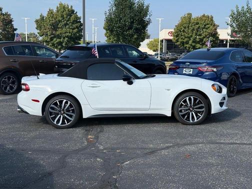 2020 FIAT 124 Spider Base
