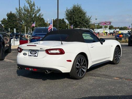 2020 FIAT 124 Spider Base