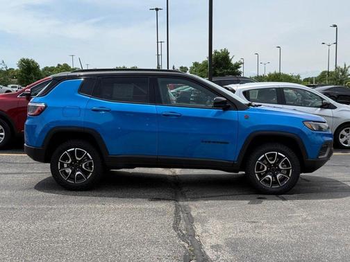 Hydro Blue Pearlcoat 2025 Jeep Compass Trailhawk