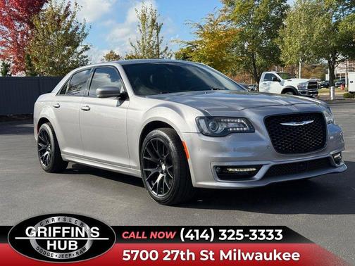 2018 Chrysler 300 S