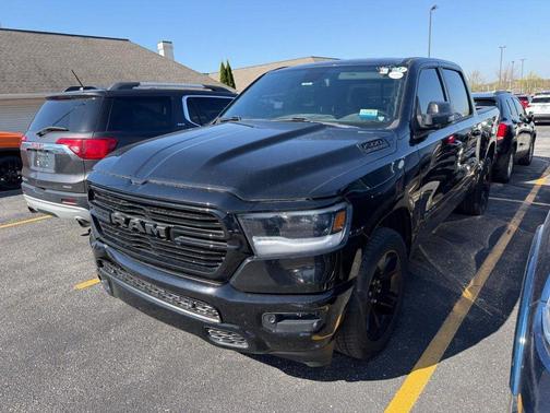 Diamond Black Crystal Pearlcoat 2019 RAM 1500 Big Horn