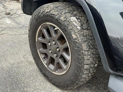 Black 2020 Jeep Gladiator Overland