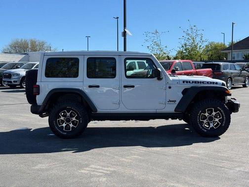 Bright White Clearcoat 2023 Jeep Wrangler Rubicon