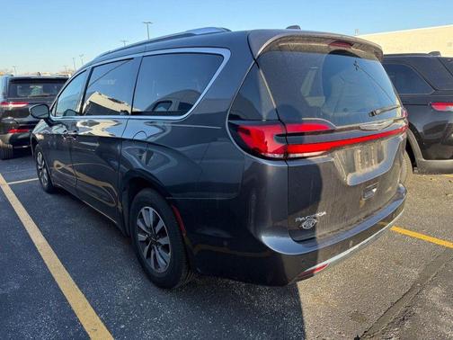 2021 Chrysler Pacifica Touring L