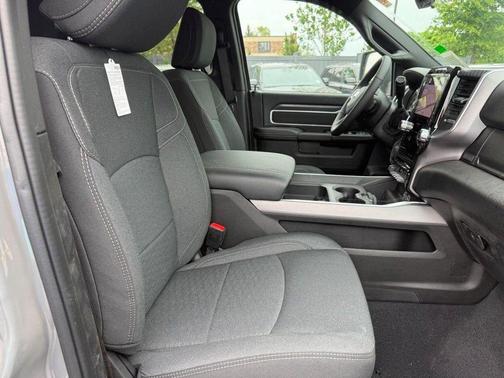 Ceramic Gray Clearcoat 2026 RAM 2500 Big Horn Crew Cab 4x4 6'4' Box