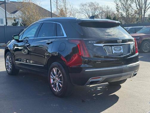 Stellar Black Metallic 2022 Cadillac XT5 Premium Luxury