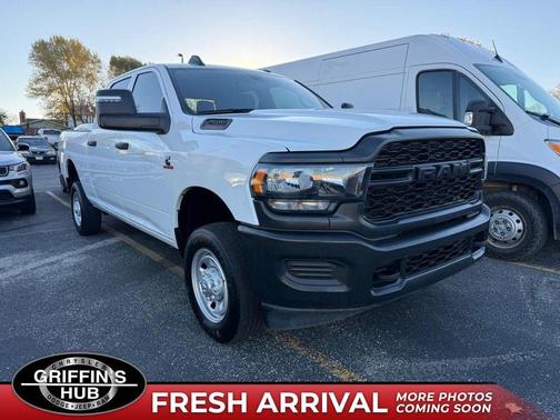 2024 RAM 2500 Tradesman Crew Cab 4x4 6'4' Box