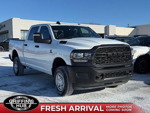 2024 RAM 2500 Tradesman Crew Cab 4x4 6'4' Box