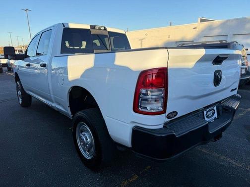 2024 RAM 2500 Tradesman Crew Cab 4x4 6'4' Box