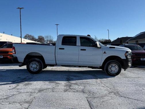 2024 RAM 2500 Tradesman Crew Cab 4x4 6'4' Box