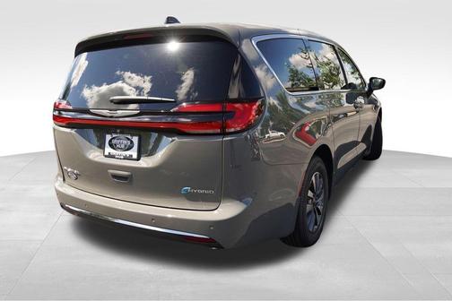 2025 Chrysler Pacifica Hybrid Select
