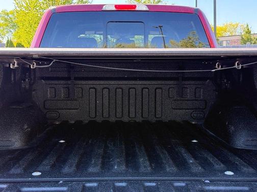 RUBY RED METALLIC TINTED CC 2017 Ford F-150 Lariat