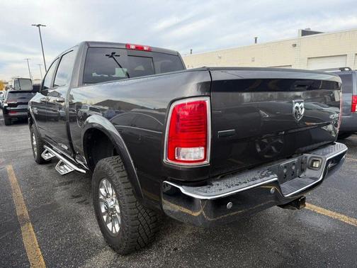 2018 RAM 2500 Laramie Crew Cab 4x4 6'4' Box