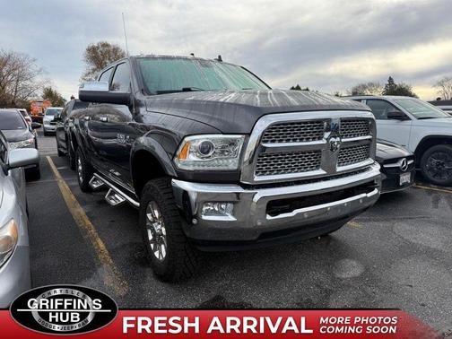 2018 RAM 2500 Laramie Crew Cab 4x4 6'4' Box