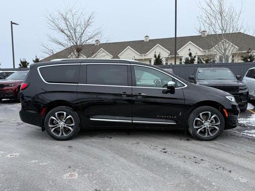 2026 Chrysler Pacifica L