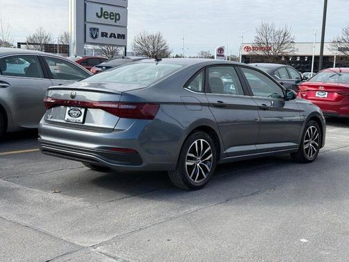 2025 Volkswagen Jetta 1.5T SE