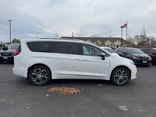 2026 Chrysler Pacifica L