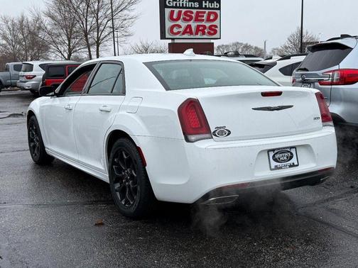 2022 Chrysler 300 Touring