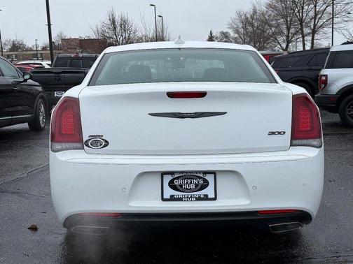 2022 Chrysler 300 Touring