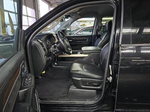 2024 RAM 2500 Laramie Crew Cab 4x4 6'4' Box