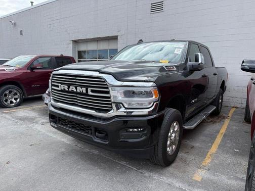 2024 RAM 2500 Laramie Crew Cab 4x4 6'4' Box
