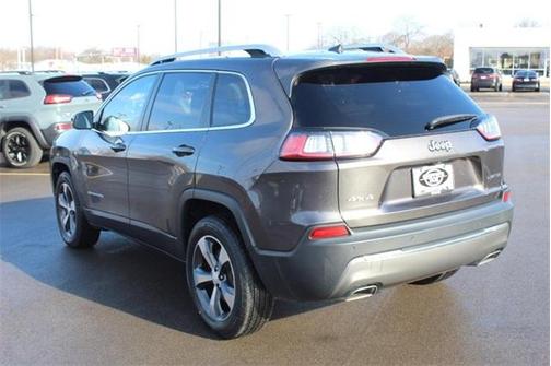 Photo 4 of 22 of 2019 Jeep Cherokee Limited