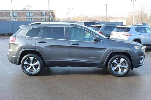Photo 2 of 22 of 2019 Jeep Cherokee Limited