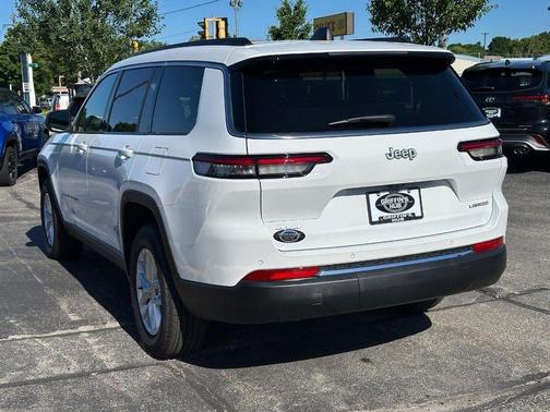Bright White Clearcoat 2025 Jeep Grand Cherokee L Laredo