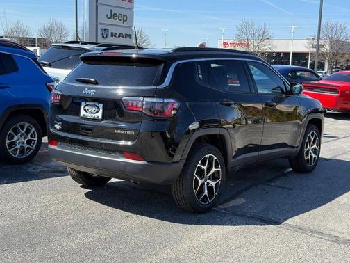 Diamond Black Crystal Pearlcoat 2025 Jeep Compass Limited