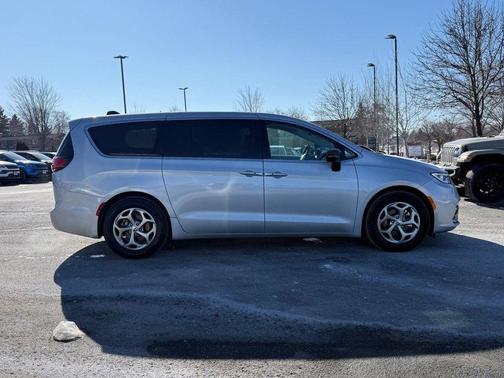 2024 Chrysler Pacifica Limited