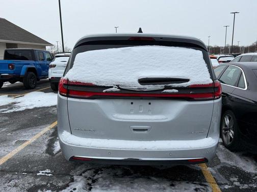 2024 Chrysler Pacifica Limited