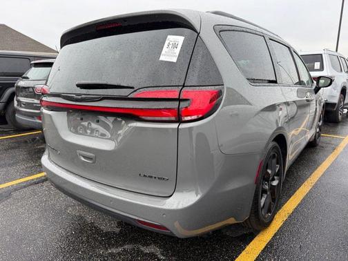 2025 Chrysler Pacifica Limited