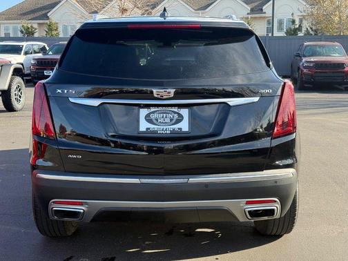 2022 Cadillac XT5 Premium Luxury