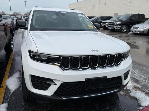 2023 Jeep Grand Cherokee Laredo