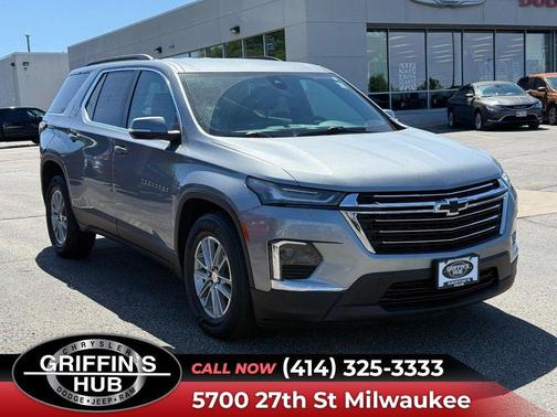 Sterling Gray Metallic 2023 Chevrolet Traverse LT Leather