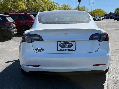 Pearl White Multi-Coat 2023 Tesla Model 3 Standard Range