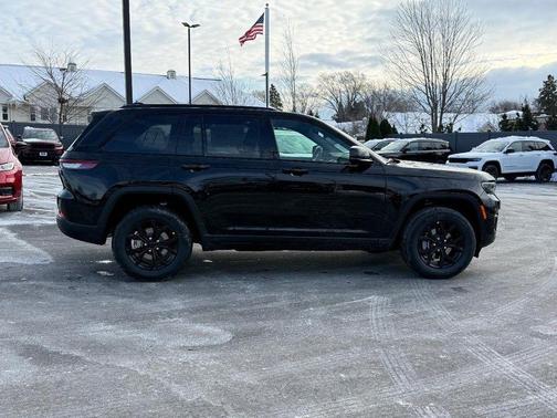 2025 Jeep Grand Cherokee Altitude