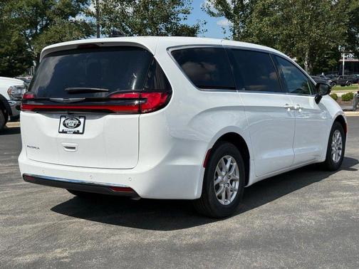 2026 Chrysler Pacifica L